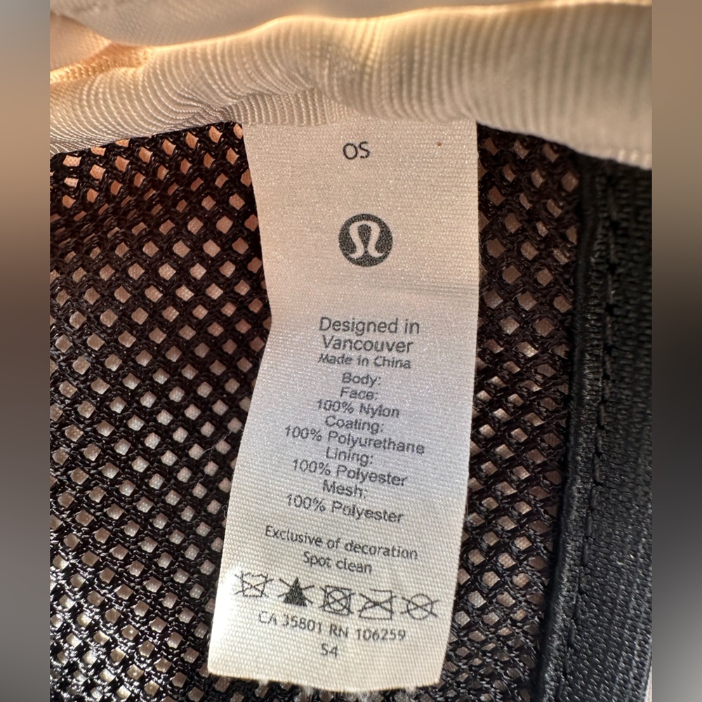 OG Lululemon Everywhere Belt Bag *1L in White Opal/Black - Picture 6 of 9
